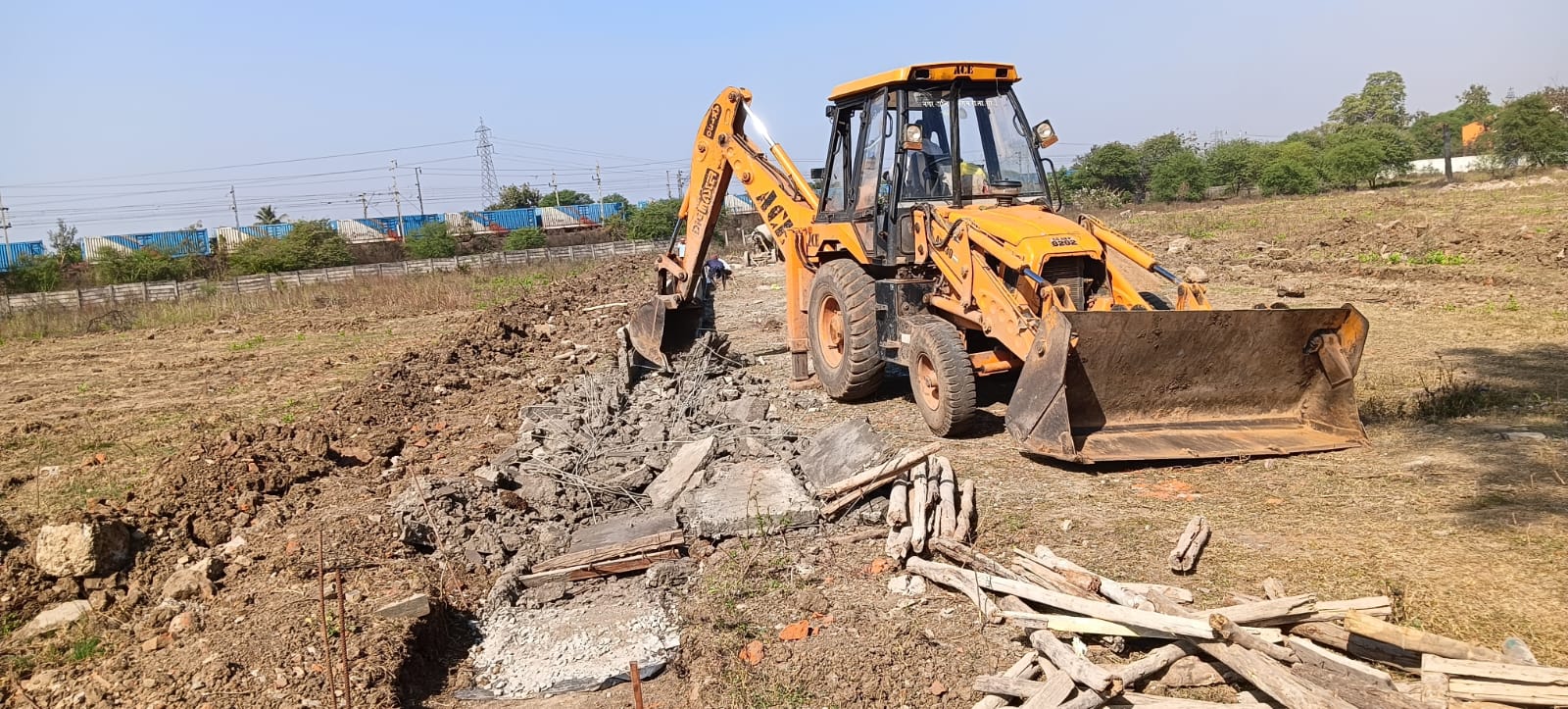 राजनांदगांव: अवैध कॉलोनियों पर चला प्रशासन का बुलडोजर…