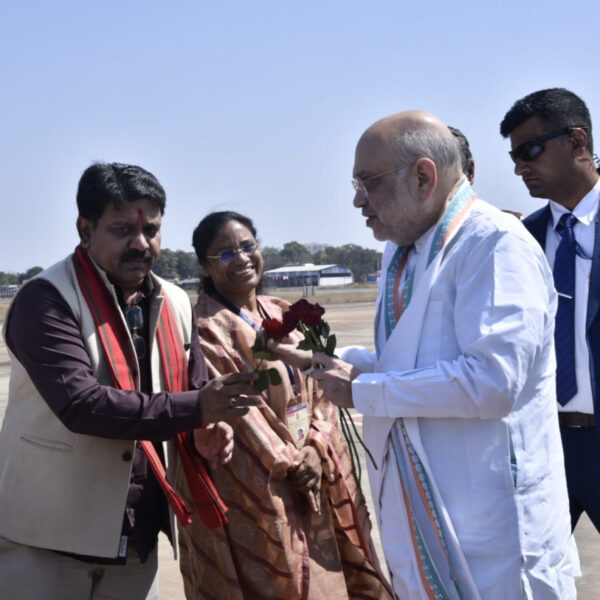 रायपुर : केन्द्रीय गृह मंत्री अमित शाह का जगदलपुर के मां दंतेश्वरी एयरपोर्ट में आत्मीय स्वागत…