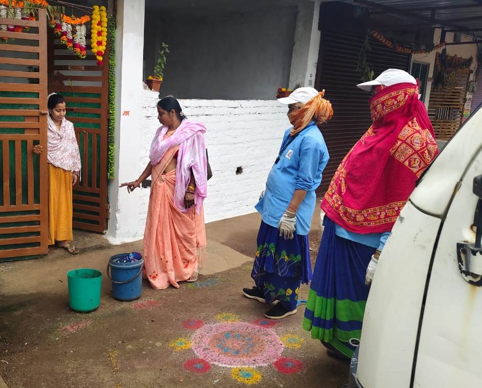 राजनांदगांव शहर को स्वच्छ एवं सुंदर रखने के लिए 442 स्वच्छता दीदीयों द्वारा किया जा रहा डोर टू डोर कचरा संग्रहण…