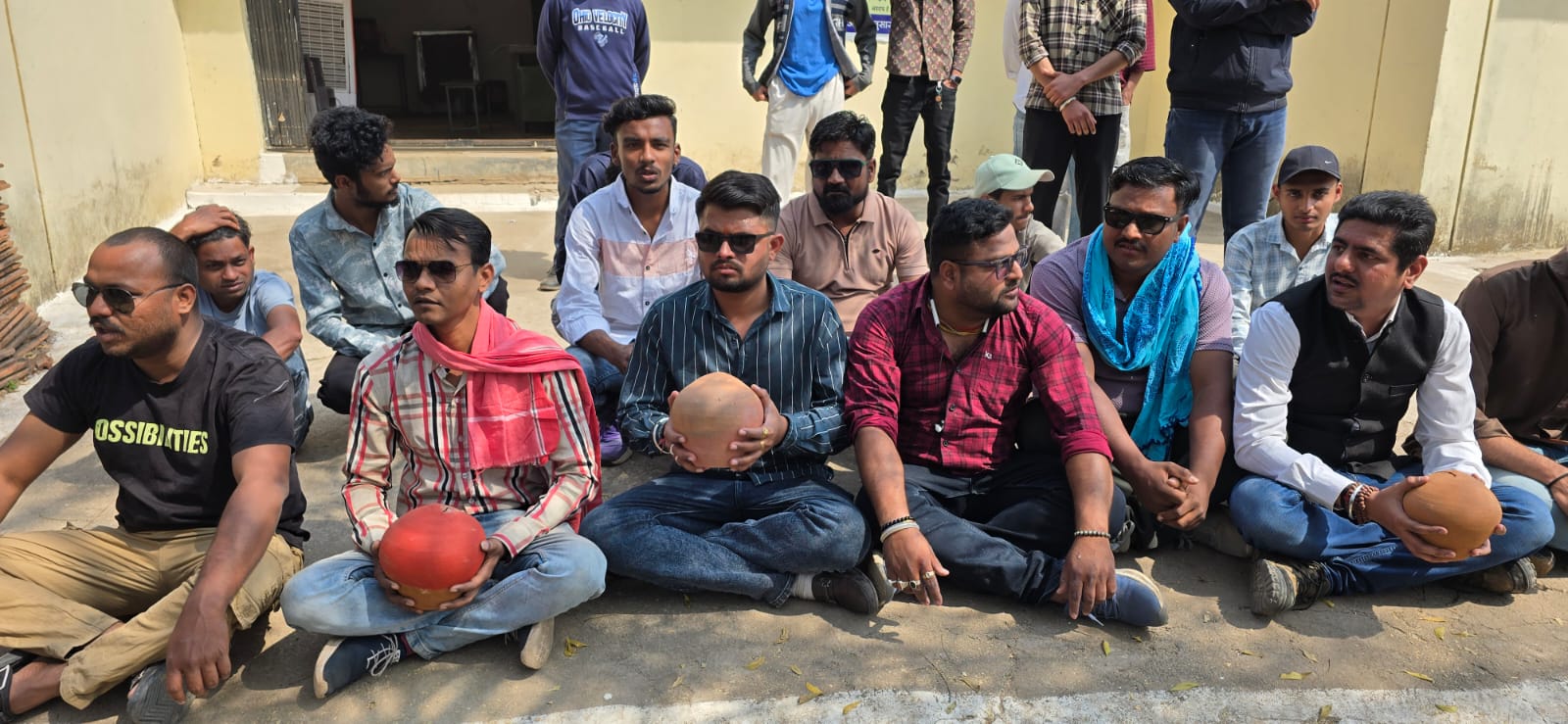 राजनांदगांव: भाजपा की शिक्षा विरोधी नीति के खिलाफ युवा नेता गुल्लक लेकर सड़को पर उतरे संभागीय कार्यालय का किया घेराव…