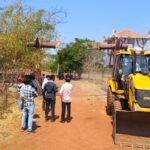 राजनांदगांव : वन चेतना केन्द्र मनगटा एवं ग्राम झुराडबरी में चला प्रशासन का बुलडोजर…