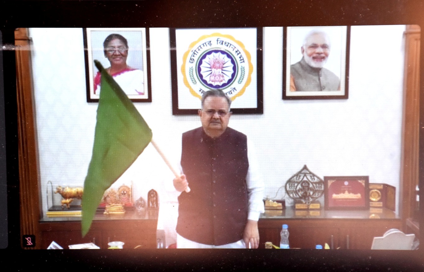 राजनांदगांव : विधानसभा अध्यक्ष ने 108 संजीवनी एक्सप्रेस एम्बुलेंस को हरी झंडी दिखाकर किया शुभारंभ…