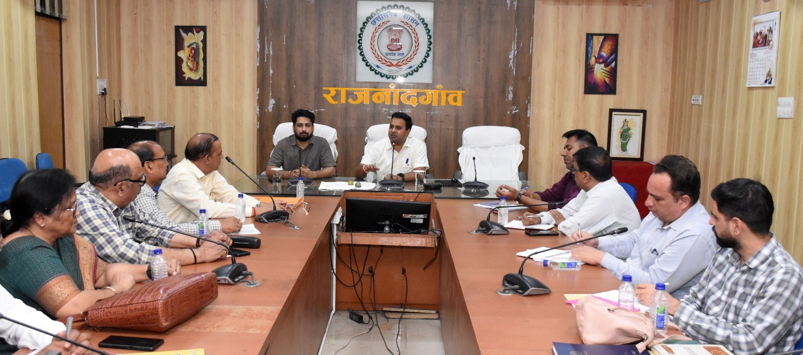 राजनांदगांव : अपर कलेक्टर ने नीट-2026 परीक्षा की तैयारी के संबंध में केन्द्राध्यक्षों की बैठक ली…