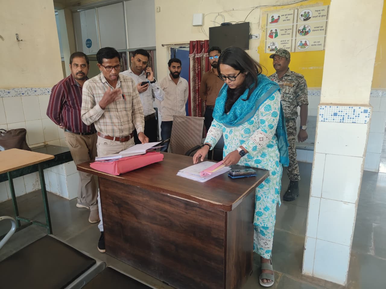 मोहला : तहसील कार्यालय खड़गांव पहुंची कलेक्टर, लंबित प्रकरणों के त्वरित निराकरण के दिए निर्देश…