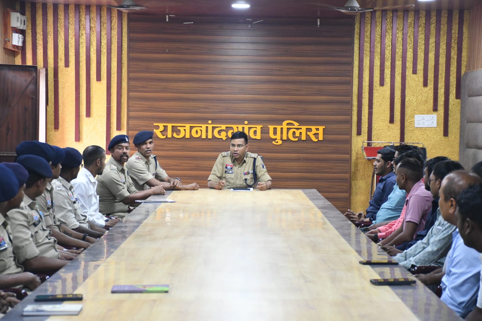 राजनांदगांव: डायल 112 सेवाओं को सुदृढ़ बनाने बैठक, त्वरित रिस्पॉन्स पर जोर…