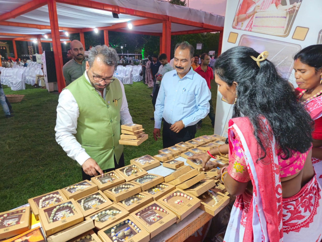 रायपुर : विश्व पर्यावरण दिवस पर रायपुर में जशपुर वनमण्डल के वनोपज एवं हस्तशिल्प उत्पादों ने बटोरी सराहना…