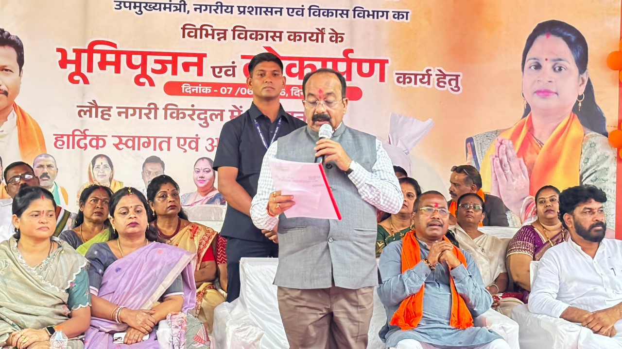 रायपुर : स्वच्छता, पेयजल, सड़क, अधोसंरचना और नागरिक सुविधाएं बढ़ाने प्रमुखता से किये जा रहे काम – अरुण साव…