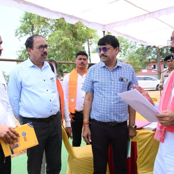रायपुर : उप मुख्यमंत्री अरुण साव का बस्तर में निर्माण कार्यों का निरीक्षण जारी…