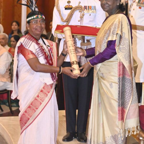 वित्त मंत्रीओपी चौधरी ने पद्मश्री सम्मान प्राप्त डॉ. बुधरी ताती को दी बधाई…