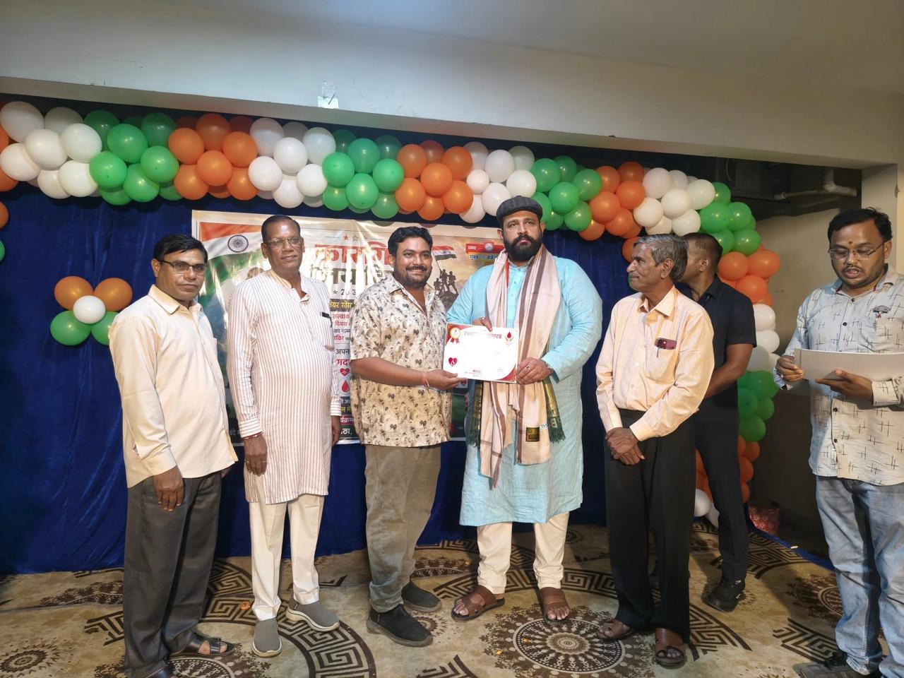 चकरभाठा में कारगिल विजय दिवस पर वीर सैनिकों का सम्मान और स्वैच्छिक रक्तदान शिविर संपन्न 100 रक्तदाताओं ने किया महादान…