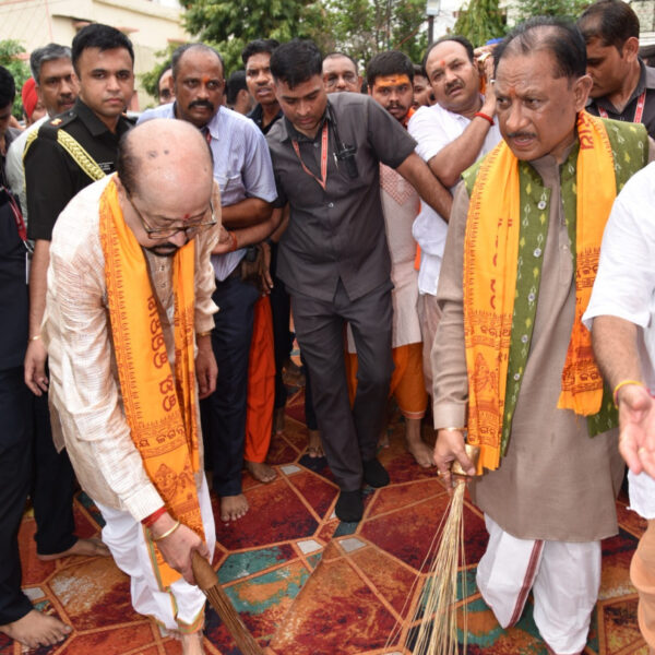 रथयात्रा महोत्सव में शामिल हुए राज्यपाल डेका…