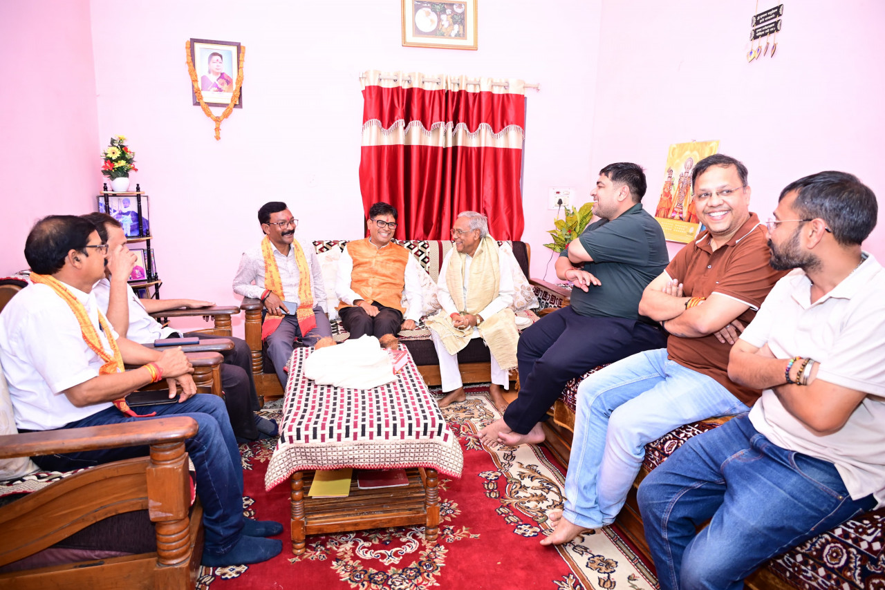 सेवा, सुशासन और जनकल्याण के 12 वर्ष पूर्ण होने पर विशेष जनसंपर्क अभियान के तहत वित्त मंत्री ओ.पी. चौधरी ने प्रबुद्ध नागरिकों से किया संवाद…