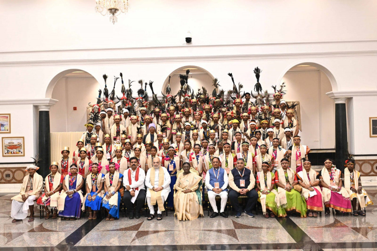 राष्ट्रपति भवन के विशेष अतिथि बने बस्तर के मांझी-चालकी : बस्तर पंडुम-2026 के विजेताओं और जनजातीय प्रतिनिधियों का हुआ विशेष सम्मान…