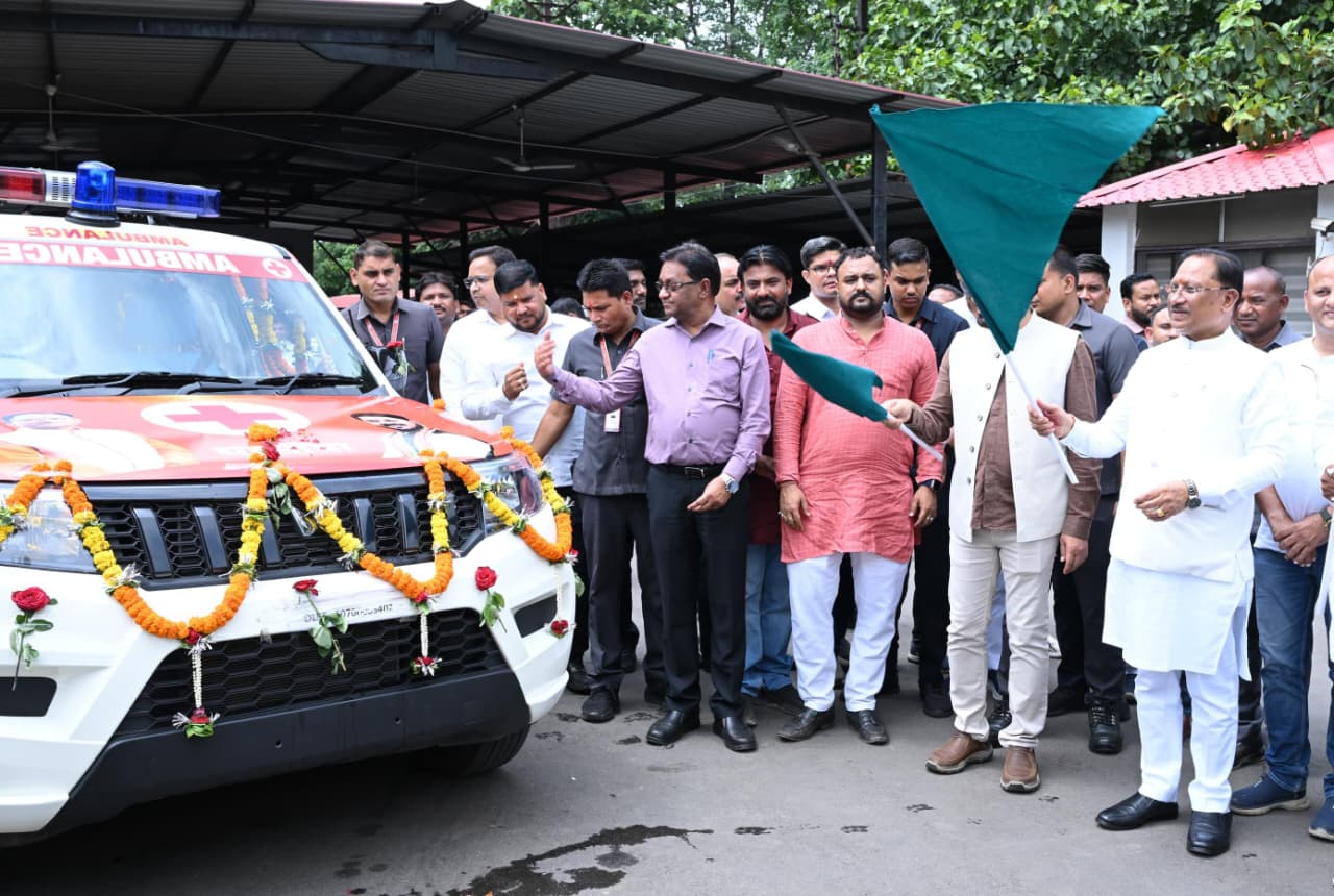 मुख्यमंत्री विष्णु देव साय ने धरसींवा विधानसभा को दी निःशुल्क एम्बुलेंस की सौगात…