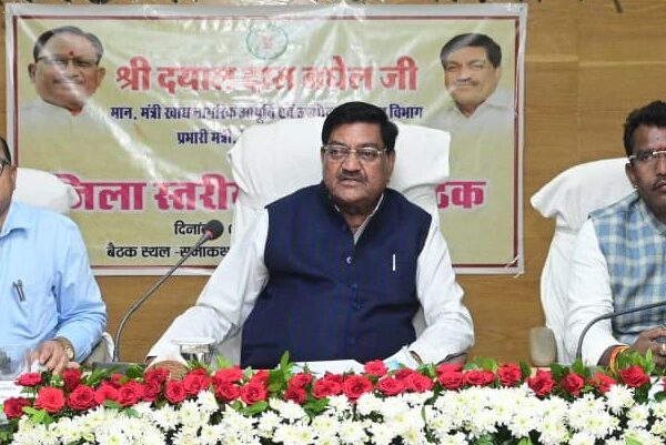 अवैध रेत उत्खनन, भण्डारण एवं परिवहन पर करें सख्त कार्यवाही : मंत्री मंत्री बघेल…