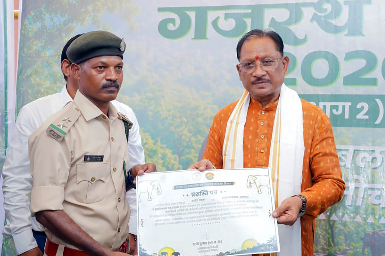 मानव-हाथी सह-अस्तित्व की दिशा में जशपुर की अभिनव पहल ‘गजरथ यात्रा’ को मिली नई पहचान…