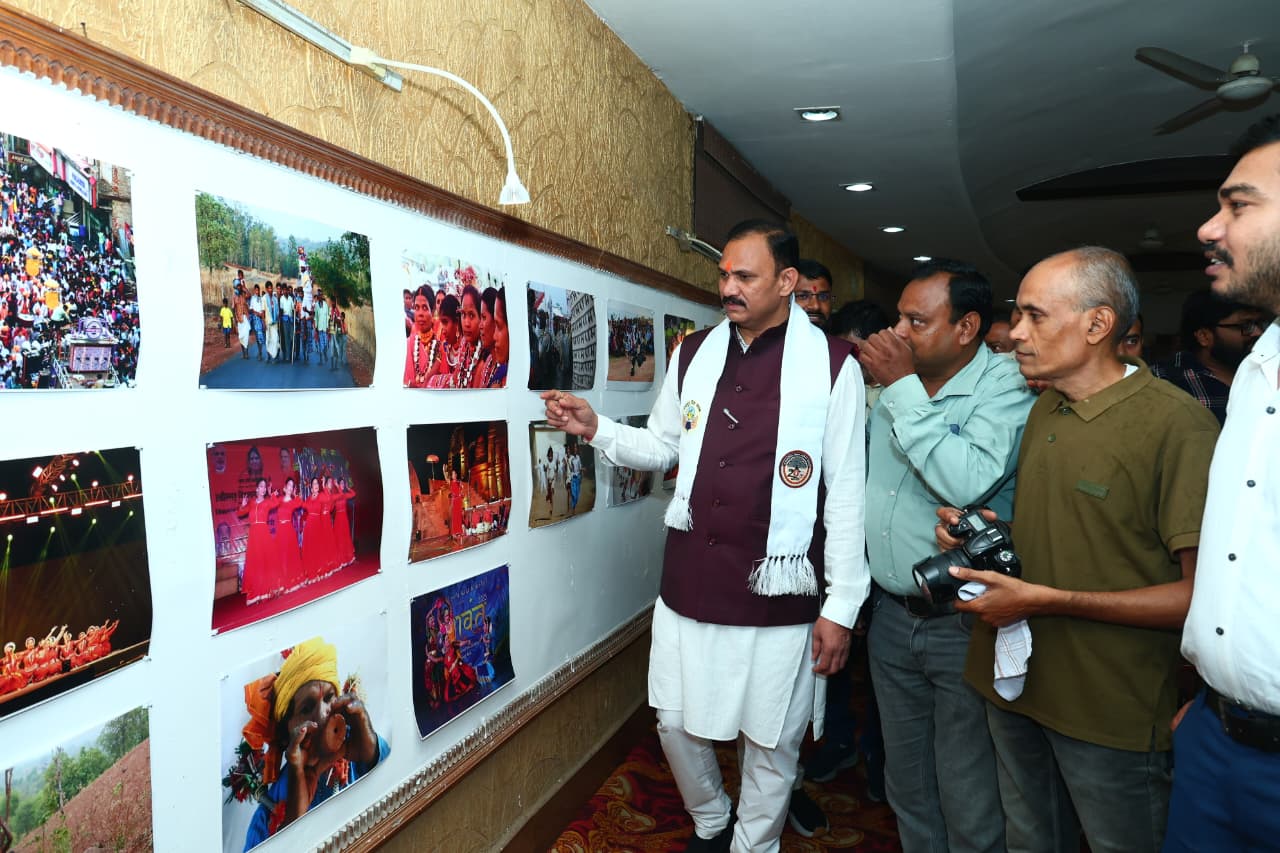 स्वास्थ्य मंत्री श्याम बिहारी जायसवाल ने किया दृश्य संवाद 2026 का शुभारंभ…
