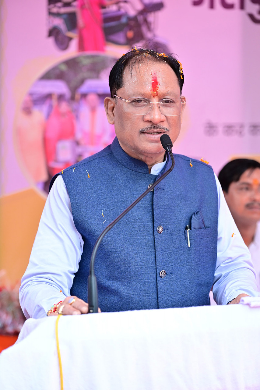 जशपुर में आधुनिक फुटबॉल स्टेडियम के निर्माण के लिए 5.49 करोड़ रुपये की प्रशासकीय स्वीकृति…