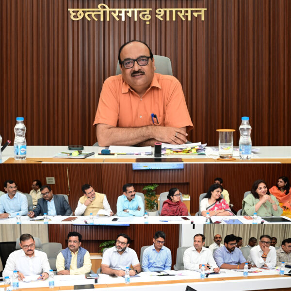 मुख्य सचिव ने विभागों में रिक्त पदों और भर्तियों की स्थिति की ली उच्च स्तरीय बैठक…