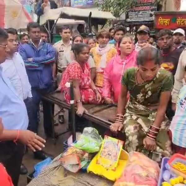 राजनांदगांव: ’महावीर चैक फ्लाईओवर के नीचे फुटकर व्यापारियों को मिलेगा वैकल्पिक स्थान, दुकानों के बाहर सामान फैलाने पर कार्रवाई की चेतावनी’…