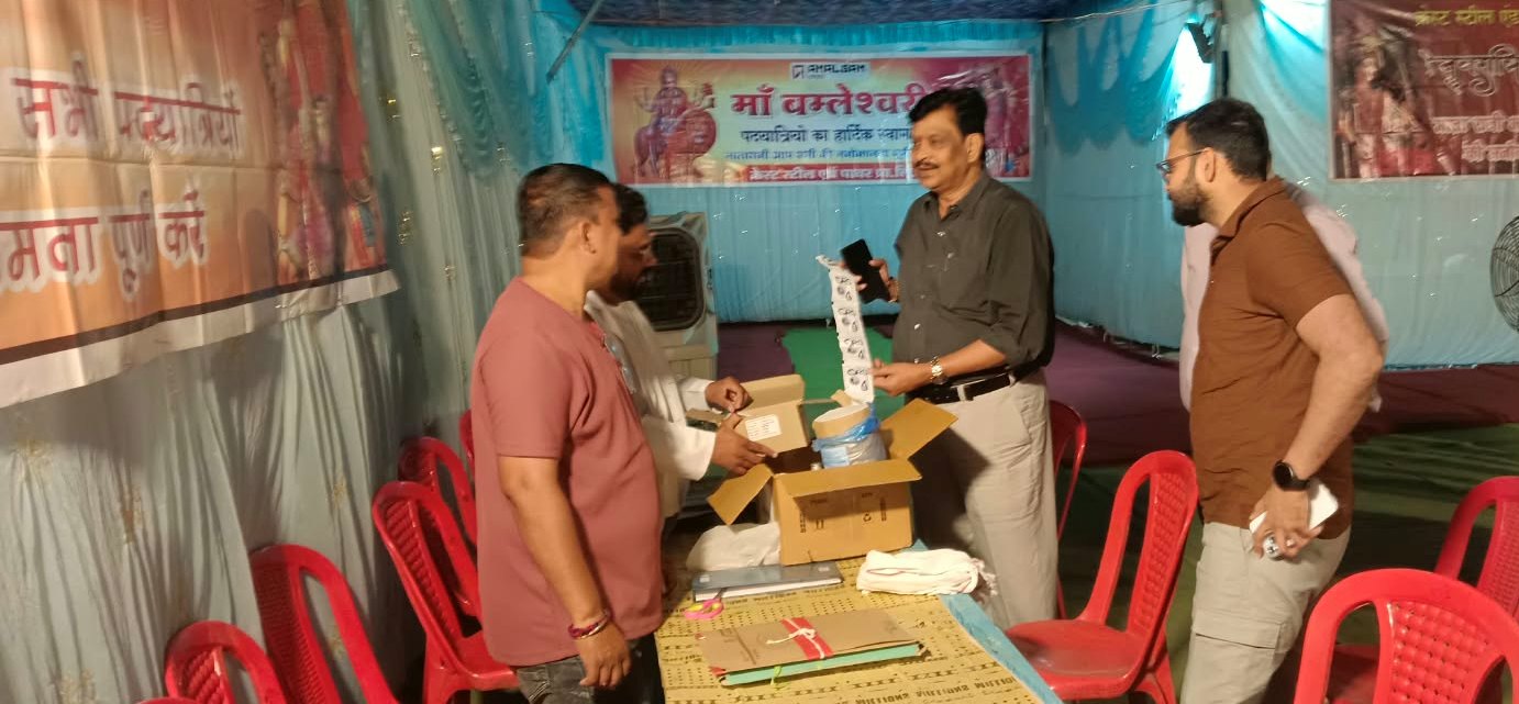 राजनांदगांव: श्रद्धालुओं की सुविधा हेतु मार्ग में विभिन्न स्थानों पर लगाए गए सेवा पंडाल…