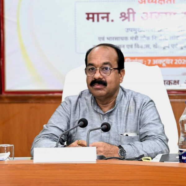 उप मुख्यमंत्री अरुण साव ने की विकास कार्यों की प्रगति और योजनाओं के क्रियान्वयन की समीक्षा…