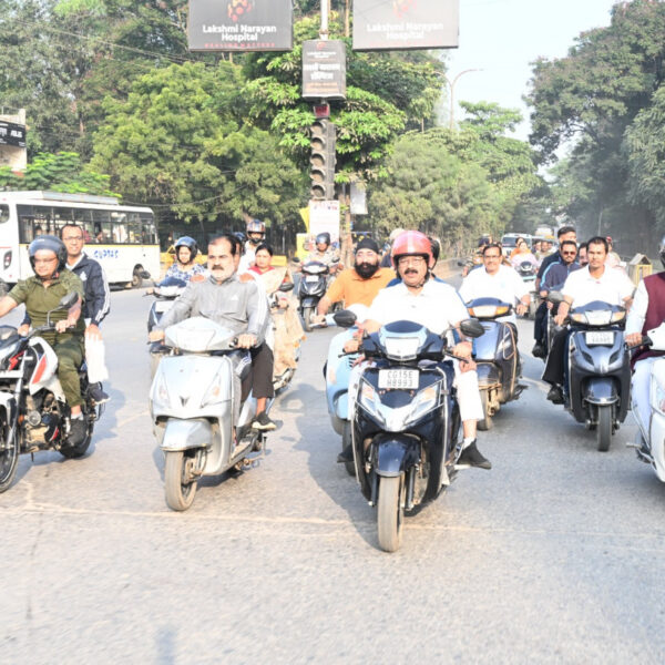 उप मुख्यमंत्री अरुण साव निकले स्कूटी पर, शहर भ्रमण कर सफाई और निर्माण कार्यों का किया निरीक्षण…