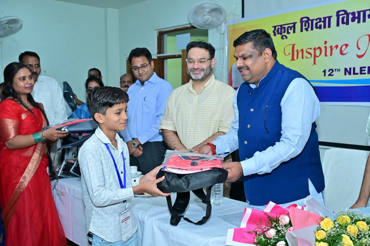 इंस्पायर अवार्ड योजना से बच्चों में नवाचार और वैज्ञानिक सोच को मिल रहा प्रोत्साहन – शिक्षा मंत्री गजेन्द्र यादव…