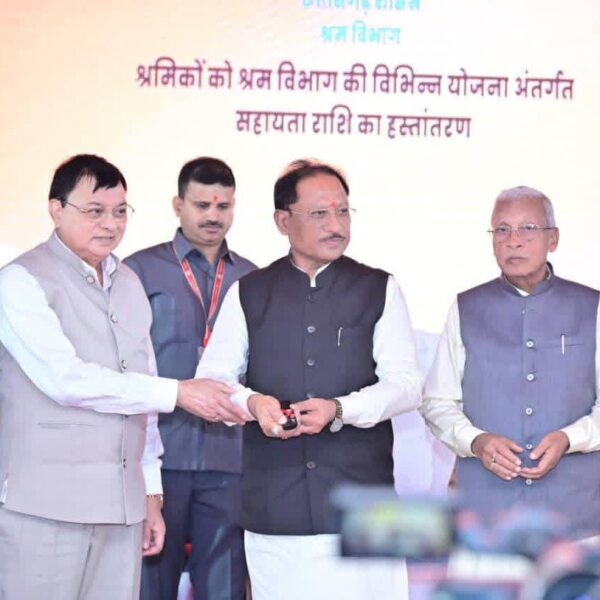 विशेष लेख : निर्माण श्रमिकों के जीवन में खुशहाली ला रहीं सन्निर्माण कर्मकार मंडल की जनकल्याणकारी योजनाएं…