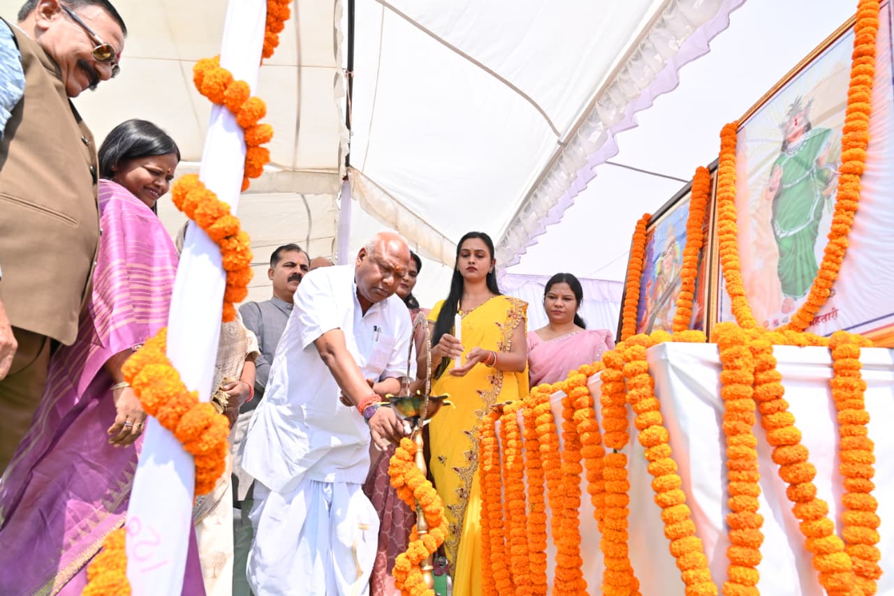 अम्बिकापुर में 26वीं राज्य स्तरीय शालेय क्रीड़ा प्रतियोगिता का भव्य शुभारंभ, पांच संभागों के 595 खिलाड़ी दिखाएंगे अपनी प्रतिभा…